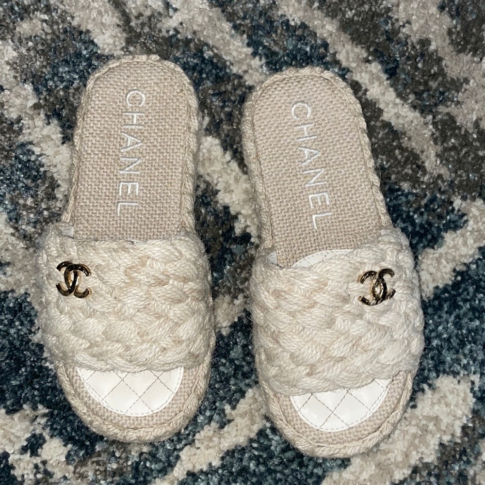 Chanel 22’ Sandals